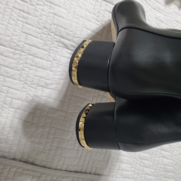 Booties - Picture 3 of 4